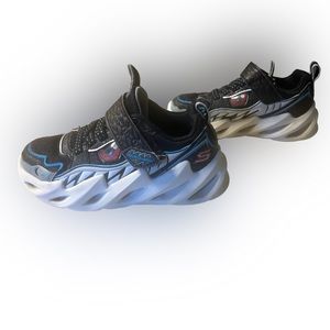 Sketchers size 11 boy shoes